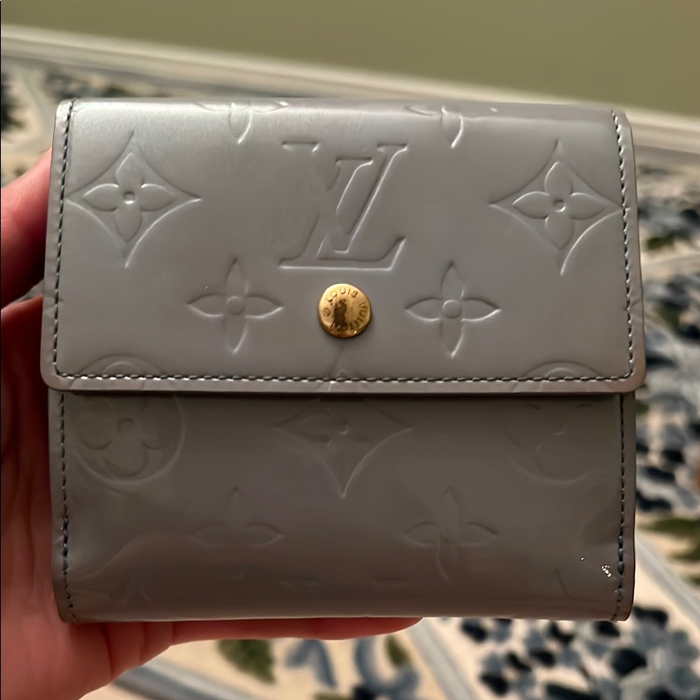 Louis Vuitton lilac Verni Monogram Wallet. Used. Good condition